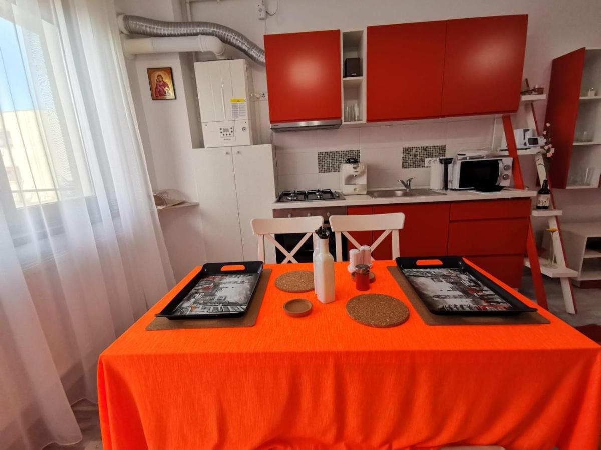 Orange Apartment-Brilliant Apartments Constanta Exterior photo